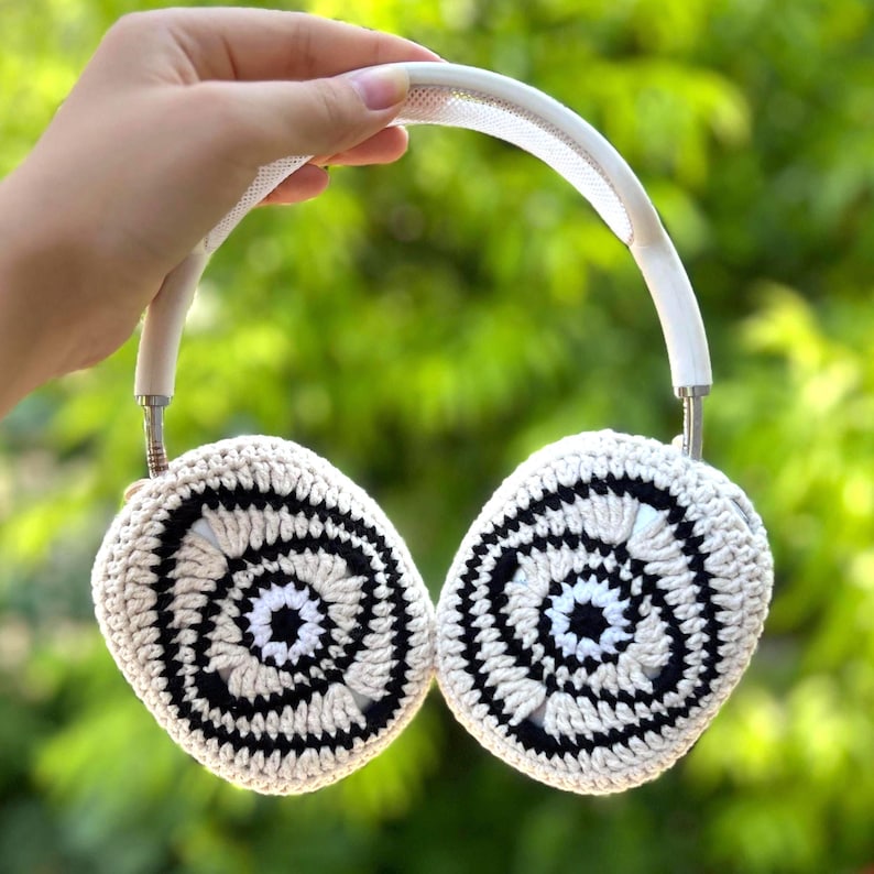 crochet evil eye handmade airpod max covers,bose headphone cover,sony xm5 accessories,sony xm4 cover,sony xm6,Music Lovers,Handmade Gifts