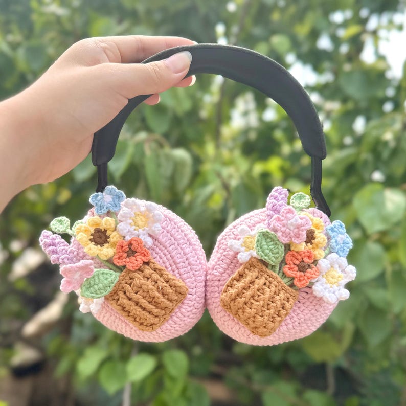 Sunflower bouquet sennheiser momentum4 covers,crochet handmade airpod max cover,bose headphone cover,sony xm5 accessories,sony xm4 cover